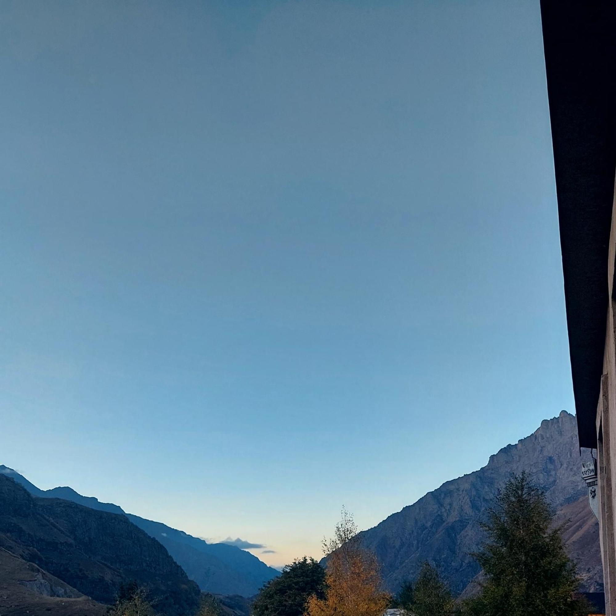 The White House Otel Kazbegi Oda fotoğraf